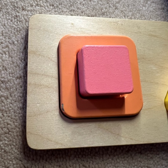 Set of 2 Lovevery Puzzles - Sort and Stack and Geo Puzzle - Picture 4 of 5